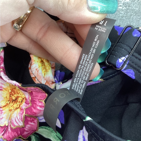Torrid Vixen Black Floral Peplum Swim Tankini top size 1x - Picture 5 of 5